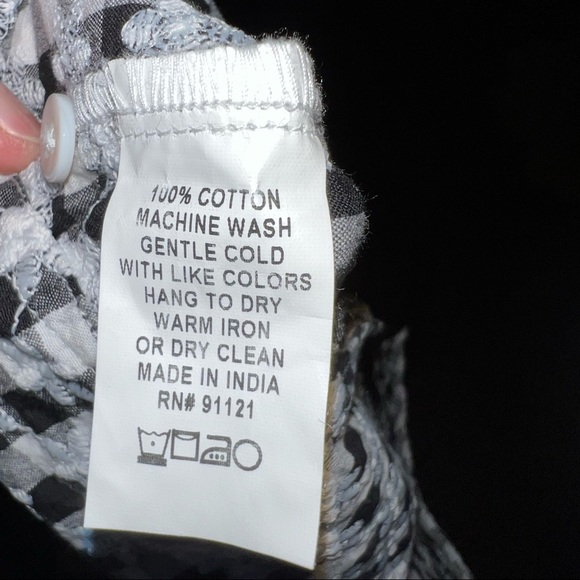 SnoSkins Black and White Button up Top XL - Picture 11 of 13